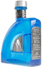 AHA TORO BLANCO 0,7l 40%